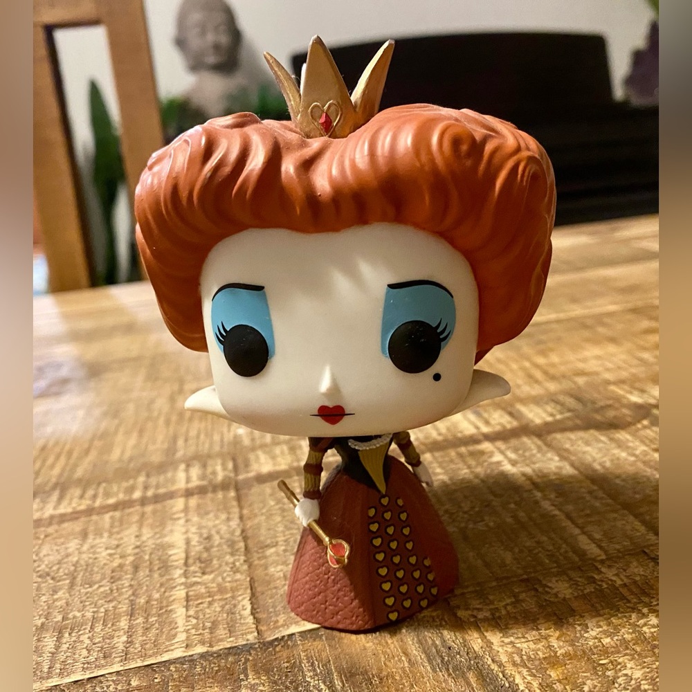Funko POP Disney: Alice in Wonderland - Queen of Hearts Action Figure